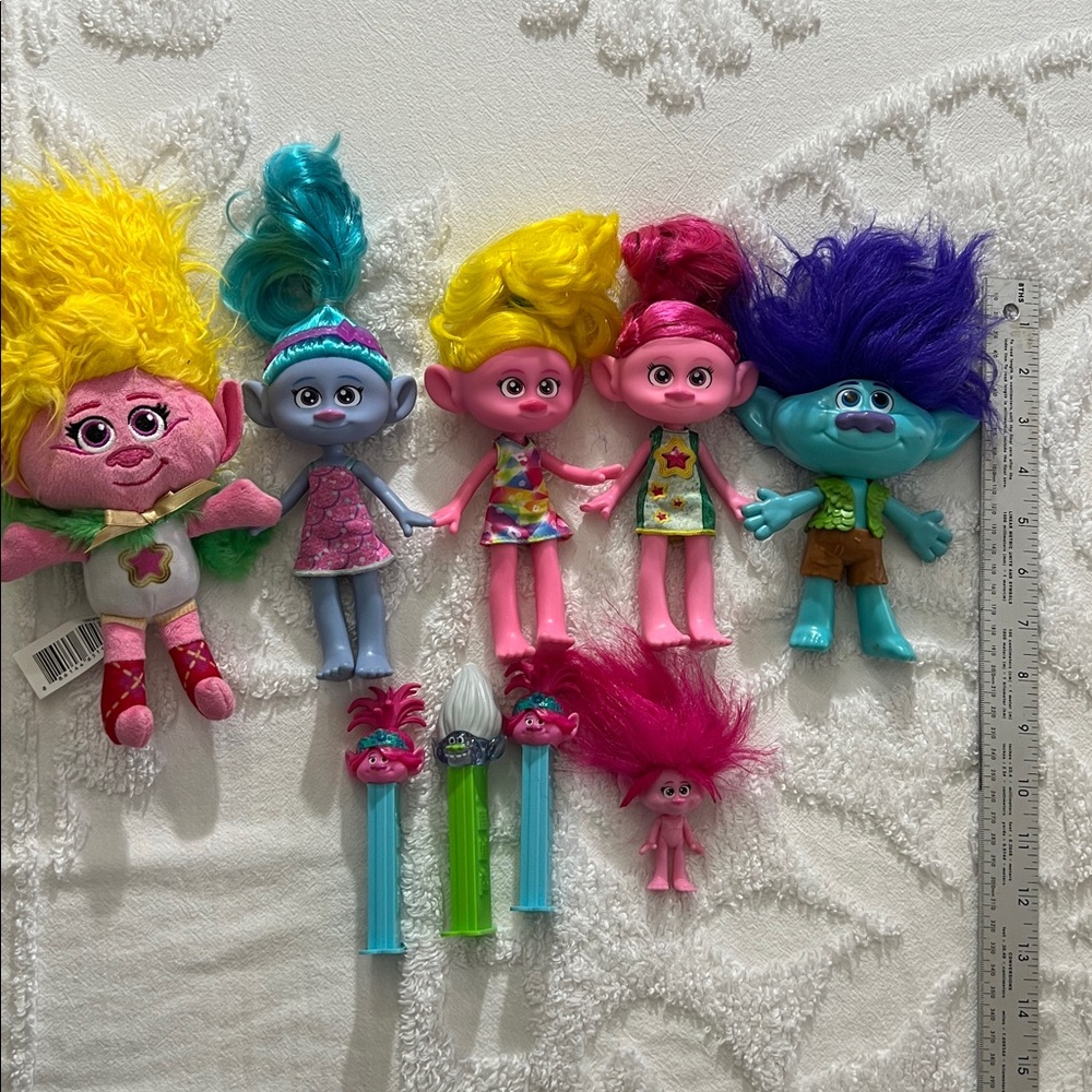 DREAMWORKS TROLLS WORLD TOUR 9 Items